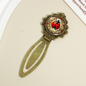 1pc 2D Flat Iron Lace Bookmark with Time Gem Glass Ladybug Pattern - Exquisite Swirl Design Circular Page Clip, Creative Insect Decor Reading Marker, Valentine's Day Gift, 2D Flat