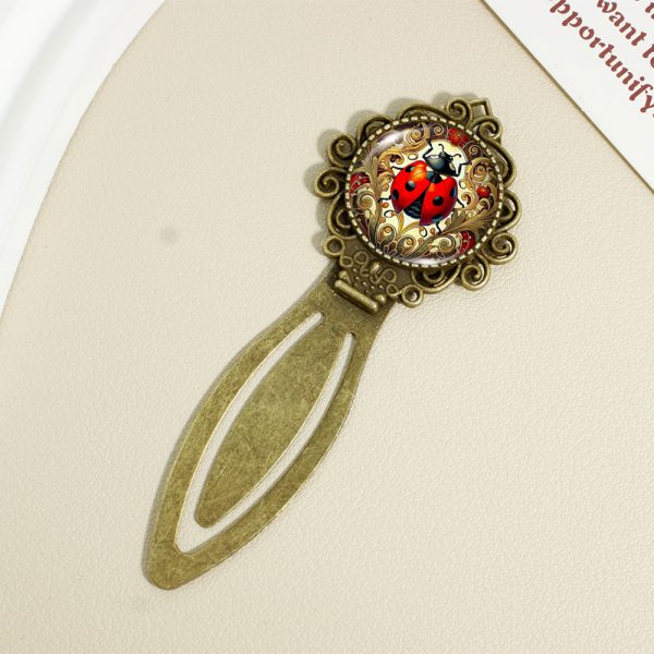 1pc 2D Flat Iron Lace Bookmark with Time Gem Glass Ladybug Pattern - Exquisite Swirl Design Circular Page Clip, Creative Insect Decor Reading Marker, Valentine's Day Gift, 2D Flat
