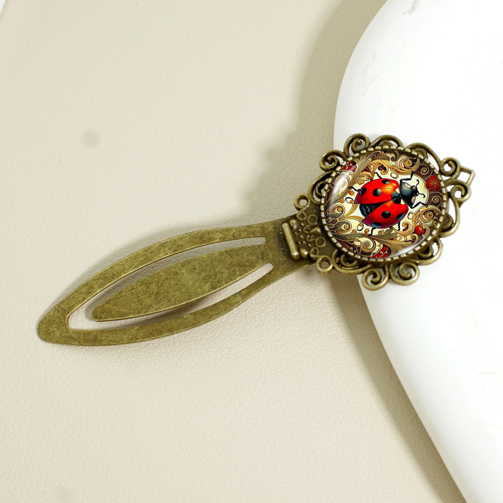 1pc 2D Flat Iron Lace Bookmark with Time Gem Glass Ladybug Pattern - Exquisite Swirl Design Circular Page Clip, Creative Insect Decor Reading Marker, Valentine