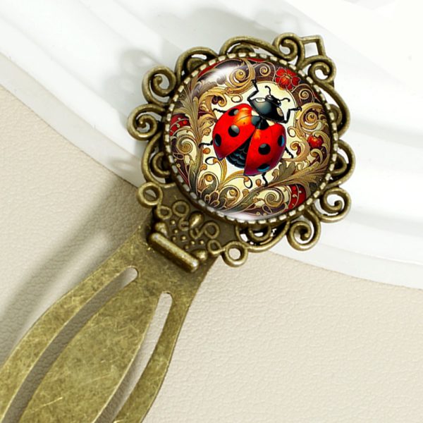 1pc 2D Flat Iron Lace Bookmark with Time Gem Glass Ladybug Pattern - Exquisite Swirl Design Circular Page Clip, Creative Insect Decor Reading Marker, Valentine's Day Gift, 2D Flat - Image 3