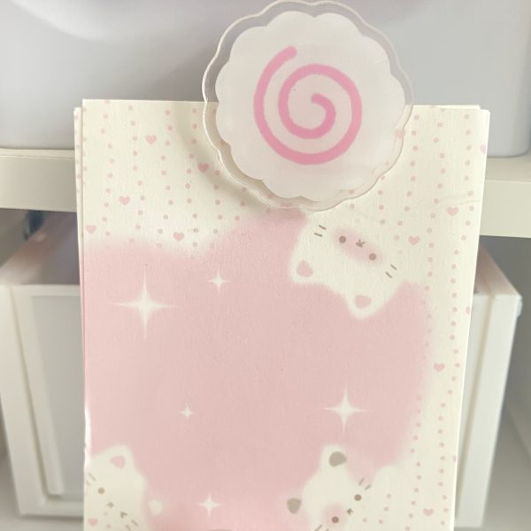 Super Cute White Fish Cake Acrylic PP Clip, Adds Fun to The Desk Photo Wall, Used for Notebook Memo Clips, Sealing Clip Plastic File Folder, Durable Storage Clip, Suitable for Notes, Exams, Office Documents, Books, Kitchen Storage Additions - Image 3