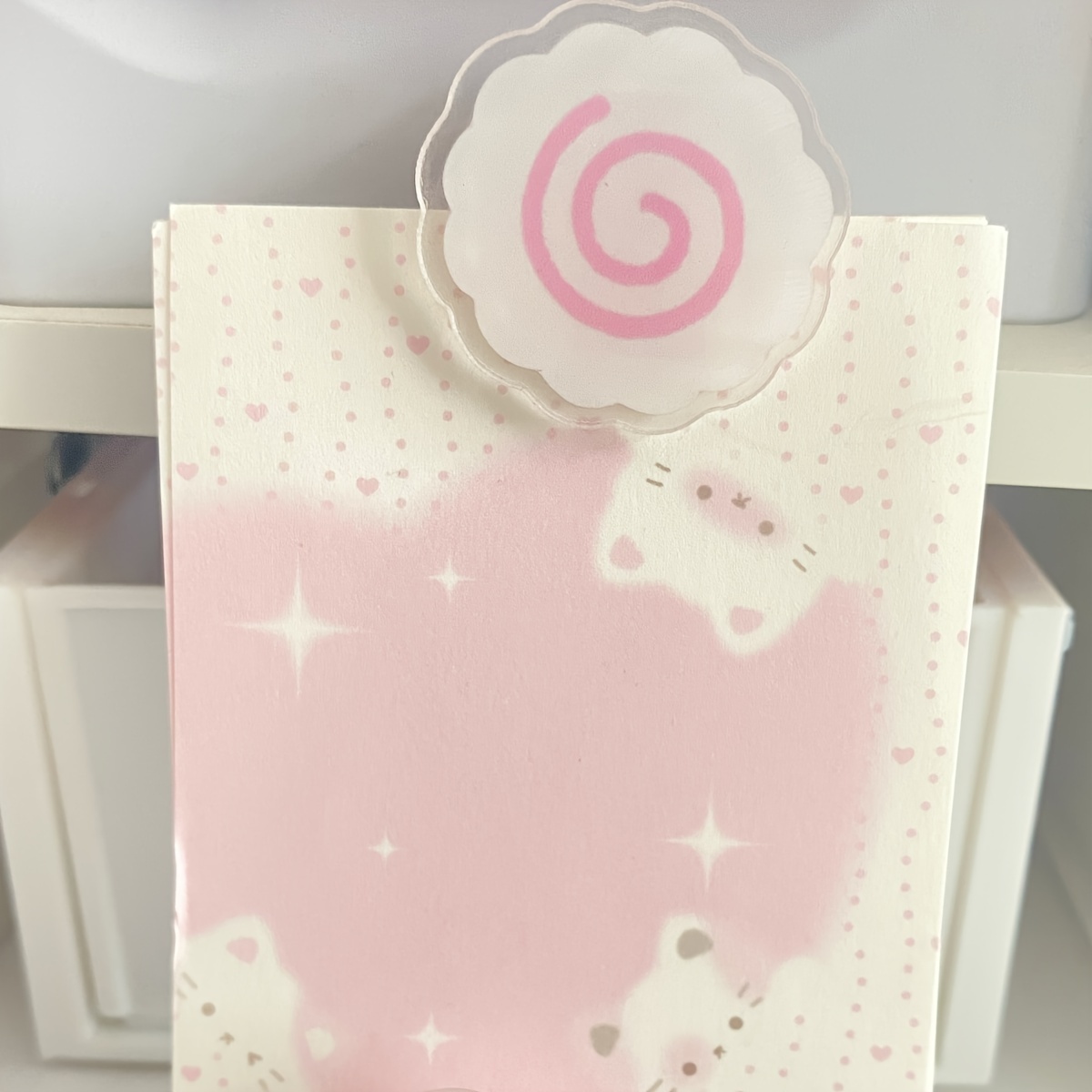 Super Cute White Fish Cake Acrylic PP Clip, Adds Fun to The Desk Photo Wall, Used for Notebook Memo Clips, Sealing Clip Plastic File Folder, Durable Storage Clip, Suitable for Notes, Exams, Office Documents, Books, Kitchen Storage Additions - Image 3
