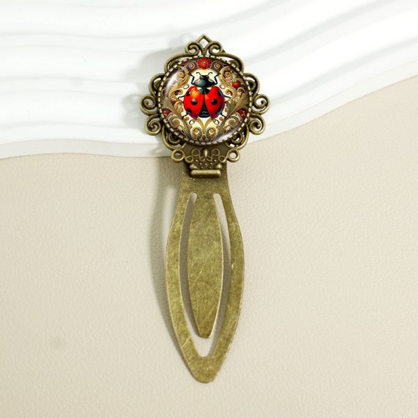 1pc 2D Flat Iron Lace Bookmark with Time Gem Glass Ladybug Pattern - Exquisite Swirl Design Circular Page Clip, Creative Insect Decor Reading Marker, Valentine's Day Gift, 2D Flat - Image 4